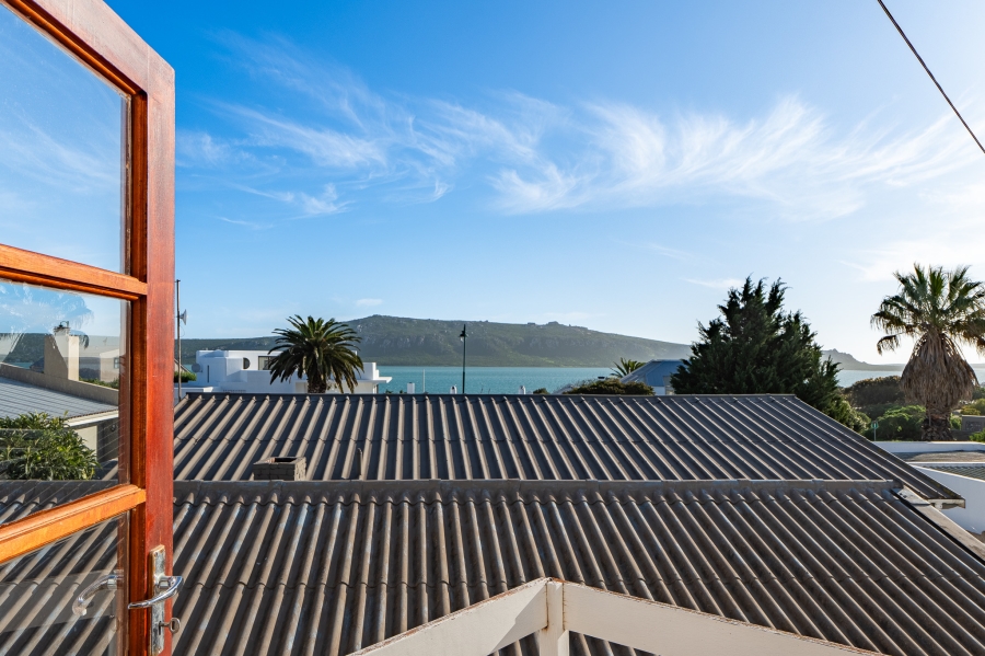 7 Bedroom Property for Sale in Middedorp Western Cape